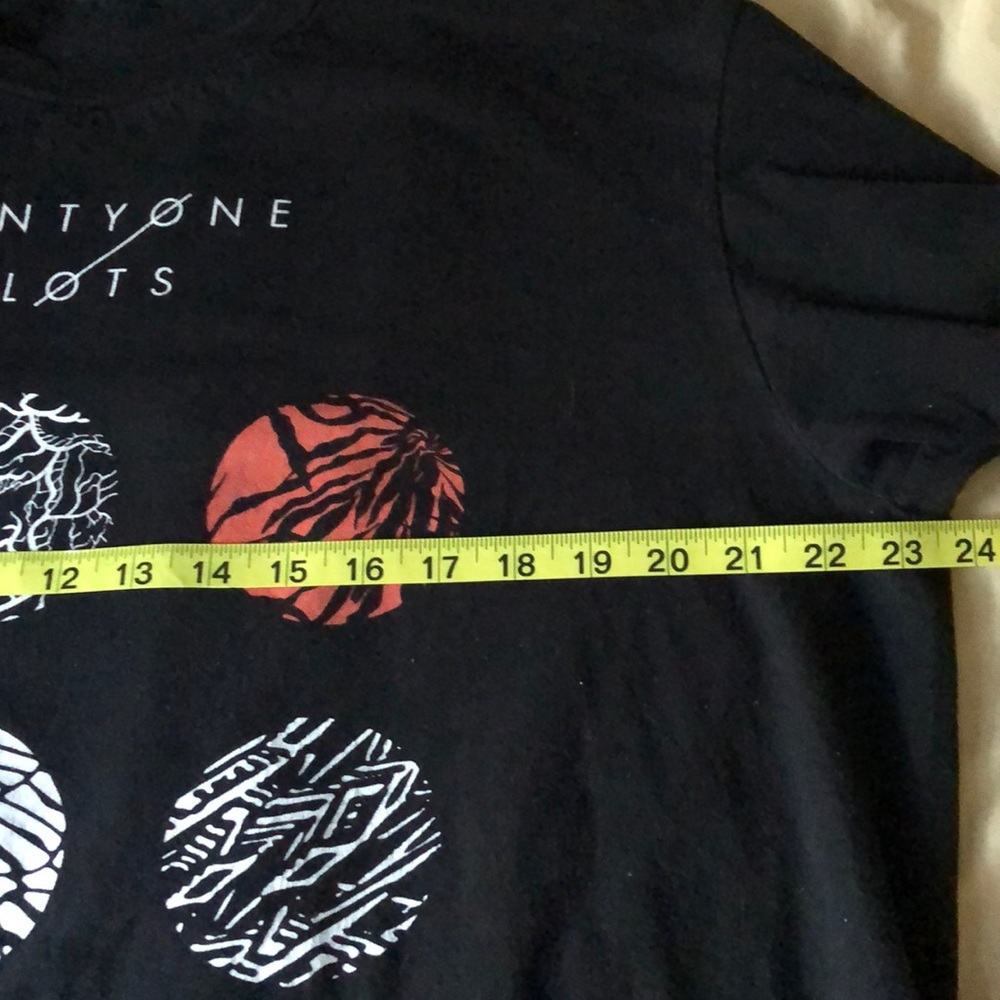 SOLD Twenty One Pilots Black t shirt blurryface XL - Picture 6 of 7